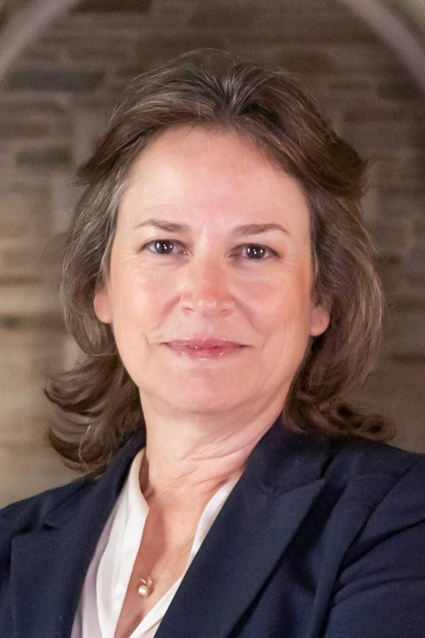 18. Quantum simulations of sustainable energy materials